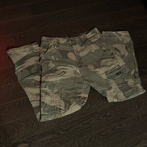 Wrangler Men’s Camo Cargo Pants - Green/Brown